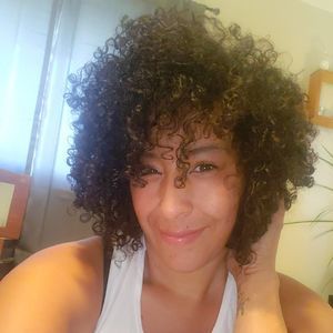 Meet your Posher, Larisa